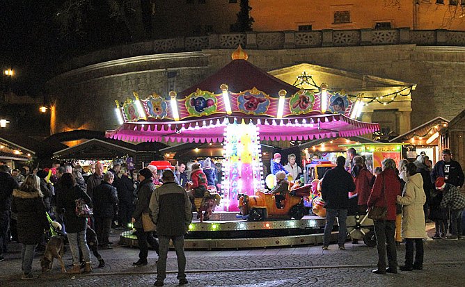 Schäden auf Weihnachtsmarkt Sondershausen (Foto: Karl-Heinz Herrmann) Schäden auf Weihnachtsmarkt Sondershausen (Foto: Karl-Heinz Herrmann)