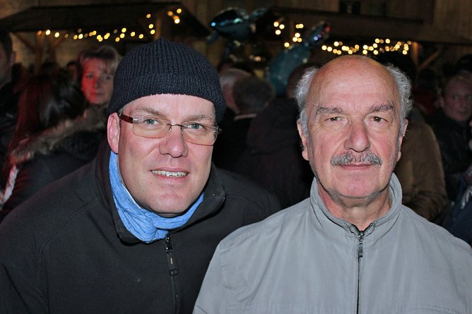 Sondershäuser Weihnachtsmarkt war erfolgreich (Foto: Karl-Heinz Herrmann) Sondershäuser Weihnachtsmarkt war erfolgreich (Foto: Karl-Heinz Herrmann)