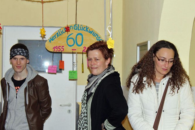 Zum 60. Spielgeräte und eine Torte (Foto: Karl-Heinz Herrmann) Zum 60. Spielgeräte und eine Torte (Foto: Karl-Heinz Herrmann)