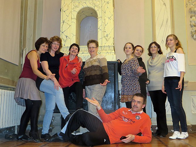 Tanztraining für die Schlössertage 2016 (Foto: Hannelore Kutscha) Tanztraining für die Schlössertage 2016 (Foto: Hannelore Kutscha)