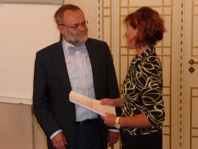 &Uuml;bergabe (Foto: kn)