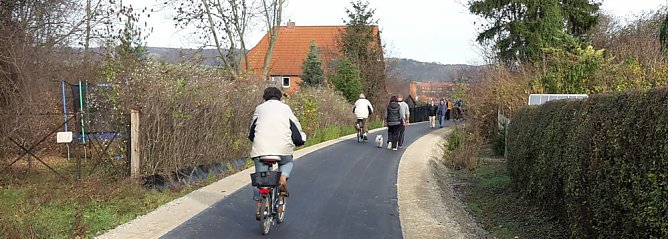Radweg auch f&uuml;r Radfahrer? (Foto: Karl-Heinz Herrmann)