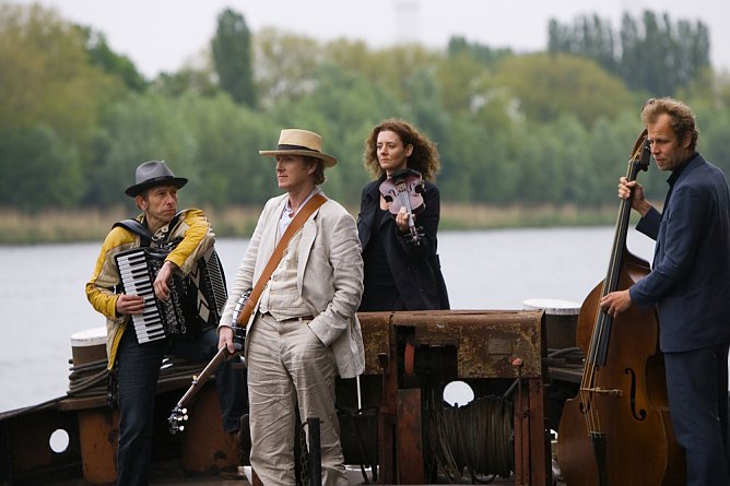 LÜLL & BAND im Kunsthof (Foto: Kunsthof Friedrichsrode) LÜLL & BAND im Kunsthof (Foto: Kunsthof Friedrichsrode)