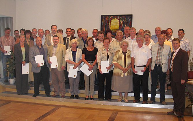 Zuwendungen ausgereicht (Foto: Stadt Bad Frankenhausen) Zuwendungen ausgereicht (Foto: Stadt Bad Frankenhausen)