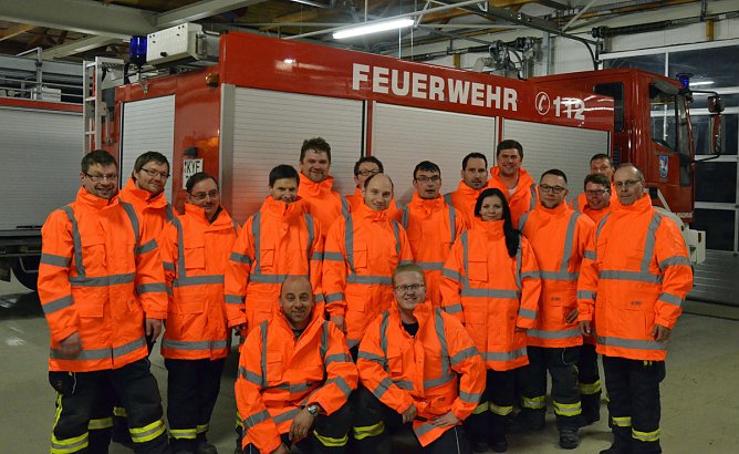 Regenjacken als Spende bekommen (Foto: Andreas Hocke) Regenjacken als Spende bekommen (Foto: Andreas Hocke)