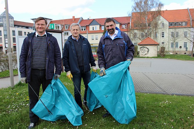 Aktion Saubere Stadt gestartet (Foto: Karl-Heinz Herrmann) Aktion Saubere Stadt gestartet (Foto: Karl-Heinz Herrmann)