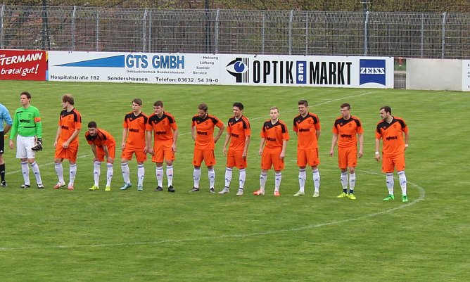 Eintracht Sondershausen mit neuem Trainer (Foto: Karl-Heinz Herrmann) Eintracht Sondershausen mit neuem Trainer (Foto: Karl-Heinz Herrmann)