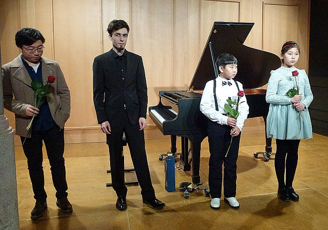 Konzert mit Pavel Zemen (Foto: Jürgen Kieper) Konzert mit Pavel Zemen (Foto: Jürgen Kieper)