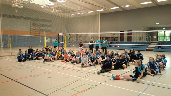 Volleyball- Hallen-Saison beendet (Foto: Peter Fahnert) Volleyball- Hallen-Saison beendet (Foto: Peter Fahnert)