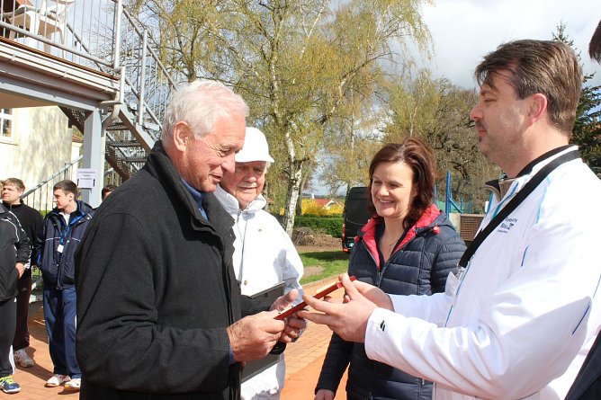 Tennis: Saisonstart beinahe in Weiß (Foto: Karl-Heinz Herrmann) Tennis: Saisonstart beinahe in Weiß (Foto: Karl-Heinz Herrmann)
