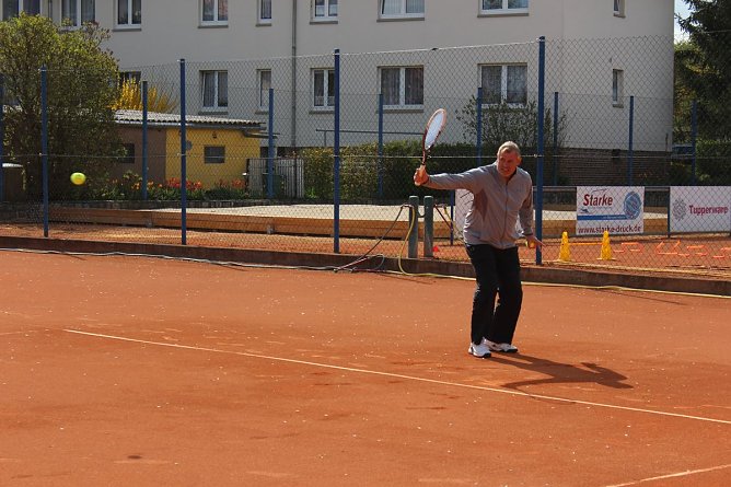 Tennis: Saisonstart beinahe in Weiß (Foto: Karl-Heinz Herrmann) Tennis: Saisonstart beinahe in Weiß (Foto: Karl-Heinz Herrmann)