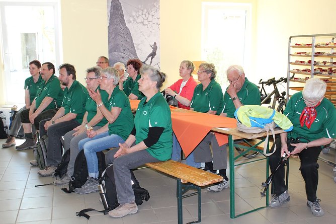 Hainleite-Wanderklub feierte 25-Jähriges (Foto: Karl-Heinz Herrmann) Hainleite-Wanderklub feierte 25-Jähriges (Foto: Karl-Heinz Herrmann)