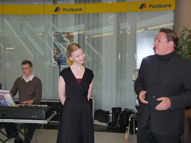 Operettendarsteller des Weißen Rössls (Foto: Karl-Heinz Herrmann) Operettendarsteller des Weißen Rössls (Foto: Karl-Heinz Herrmann)