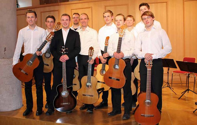 Gitarrenspiel vom Feinsten (Foto: Karl-Heinz Herrmann)