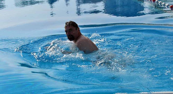 Nach Reparatur Freibadsaison gestartet (Foto: Karl-Heinz Herrmann) Nach Reparatur Freibadsaison gestartet (Foto: Karl-Heinz Herrmann)