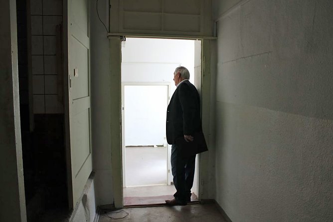 Interessante F&uuml;hrung durch das Rathaus Sondershausen (Foto: Karl-Heinz Herrmann)