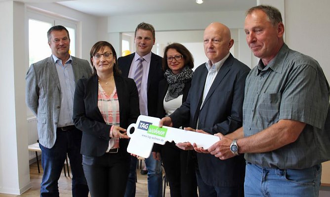 Gemeinschaftstreff im Scheckenfeld &uuml;bergeben (Foto: Karl-Heinz Herrmann)