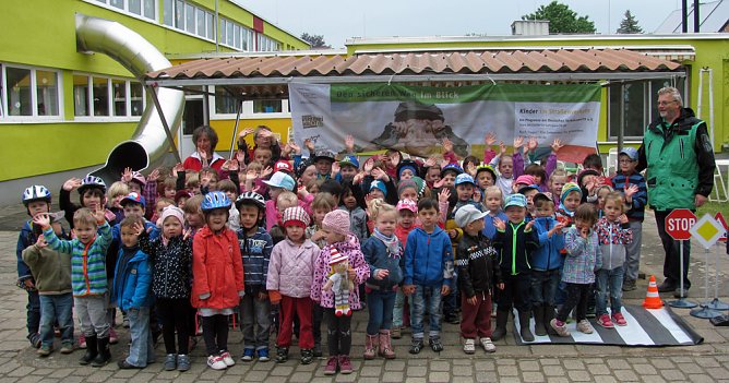 Verkehrssicherheitstag in Kita  G&auml;nsebl&uuml;mchen Ro&szlig;leben (Foto: Bernd M&uuml;ller)