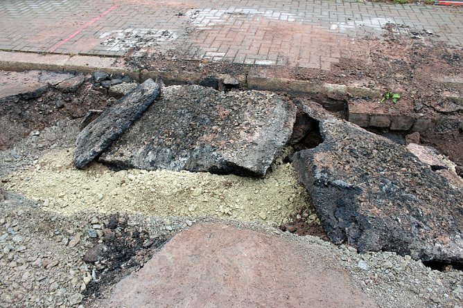 Havarie in der Külz-Straße (Foto: Karl-Heinz Herrmann) Havarie in der Külz-Straße (Foto: Karl-Heinz Herrmann)