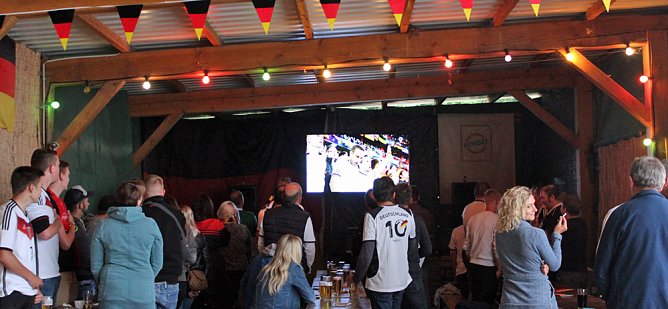 Bebra jubelt (Foto: Karl-Heinz Herrmann) Bebra jubelt (Foto: Karl-Heinz Herrmann)