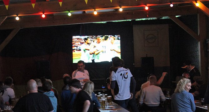 Bebra jubelt (Foto: Karl-Heinz Herrmann) Bebra jubelt (Foto: Karl-Heinz Herrmann)