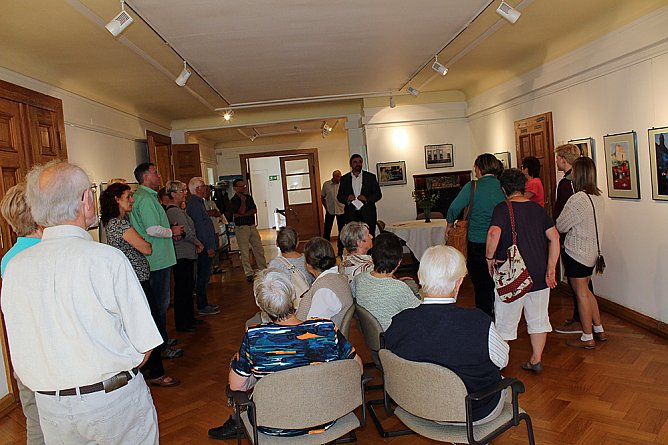 K&uuml;nstler auf zwei "Instrumenten" (Foto: Karl-Heinz Herrmann)
