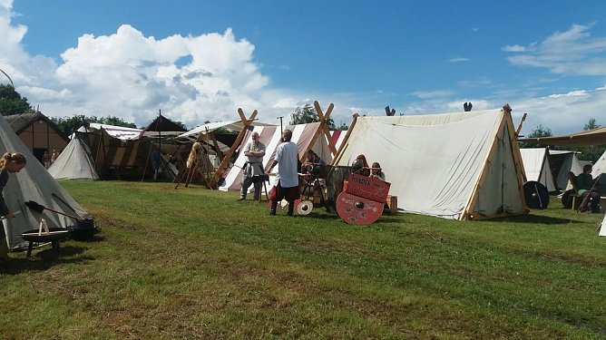 Tilleda- eine Reise ins Mittelalter (Foto: D. Kieper) Tilleda- eine Reise ins Mittelalter (Foto: D. Kieper)