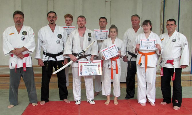 Kampfkunstpr&uuml;fungen in der Kampfkunstschule Artern (Foto: Werner Bank)