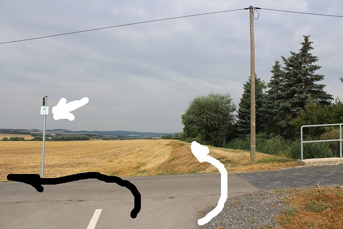 Radwegef&uuml;hrung &uuml;berdenken? (Foto: Karl-Heinz Herrmann)