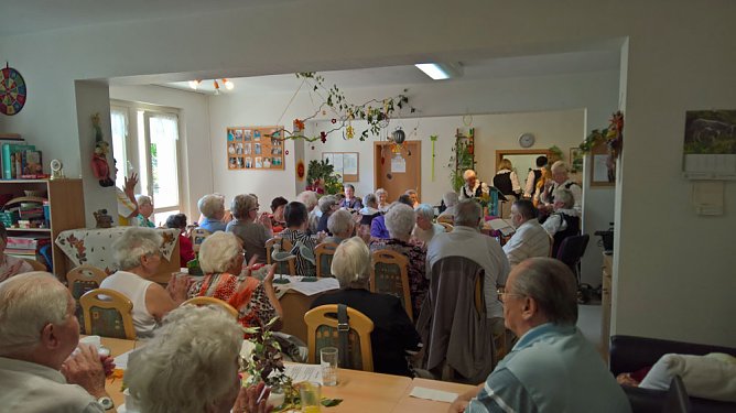 Senioren feierten im Borntal (Foto: Ivonne Kraft) Senioren feierten im Borntal (Foto: Ivonne Kraft)