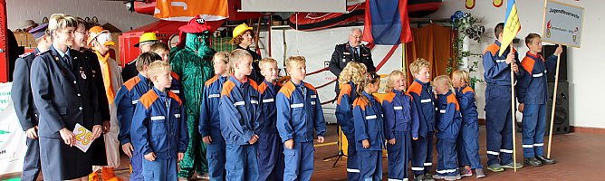 Eines ist sicher, ohne Jugendfeuerwehr kein Zukunft! (Foto: Karl-Heinz Herrmann) Eines ist sicher, ohne Jugendfeuerwehr kein Zukunft! (Foto: Karl-Heinz Herrmann)