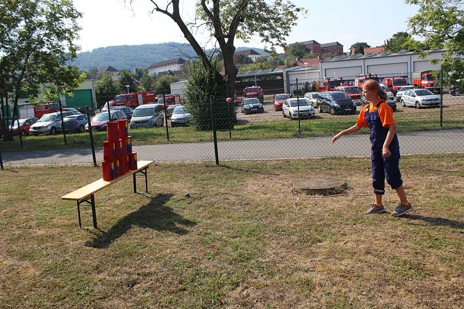 Abgebranntes Haus und viele Spiele (Foto: Karl-Heinz Herrmann) Abgebranntes Haus und viele Spiele (Foto: Karl-Heinz Herrmann)