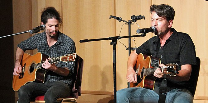 Satte Gitarrenkl&auml;nge im Marstall (Foto: Karl-Heinz Herrmann)