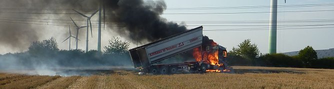 Lkw brannte aus (Foto: nnz)