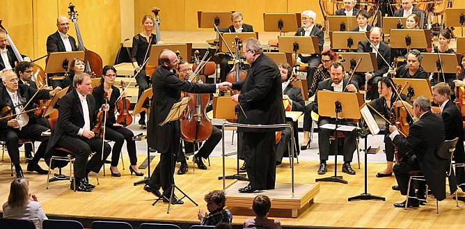 Überwältigender Einstieg in die Konzertsaison (Foto: Karl-Heinz Herrmann) Überwältigender Einstieg in die Konzertsaison (Foto: Karl-Heinz Herrmann)