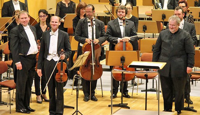 Überwältigender Einstieg in die Konzertsaison (Foto: Karl-Heinz Herrmann) Überwältigender Einstieg in die Konzertsaison (Foto: Karl-Heinz Herrmann)
