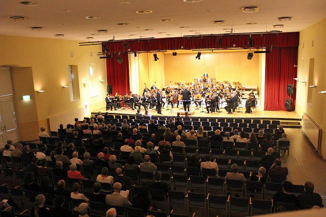 Überwältigender Einstieg in die Konzertsaison (Foto: Karl-Heinz Herrmann) Überwältigender Einstieg in die Konzertsaison (Foto: Karl-Heinz Herrmann)