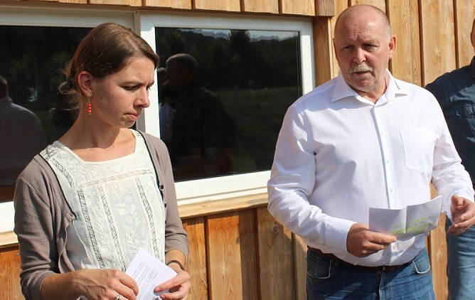 E-Bikes, Faltkarte und Ladepunkte vorgestellt (Foto: Karl-Heinz Herrmann) E-Bikes, Faltkarte und Ladepunkte vorgestellt (Foto: Karl-Heinz Herrmann)