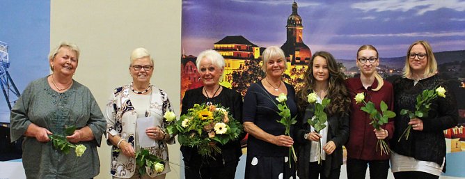 Die Ausgezeichneten der Ehrenamtsgala (1) (Foto: Karl-Heinz Herrmann) Die Ausgezeichneten der Ehrenamtsgala (1) (Foto: Karl-Heinz Herrmann)