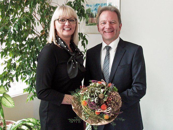 25 Jahre Dienst am Kunden (Foto: Kyffh&auml;usersparkasse)