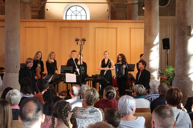 Abschlusskonzert HERBSTFREQUENZEN (Foto: Karl-Heinz Herrmann) Abschlusskonzert HERBSTFREQUENZEN (Foto: Karl-Heinz Herrmann)