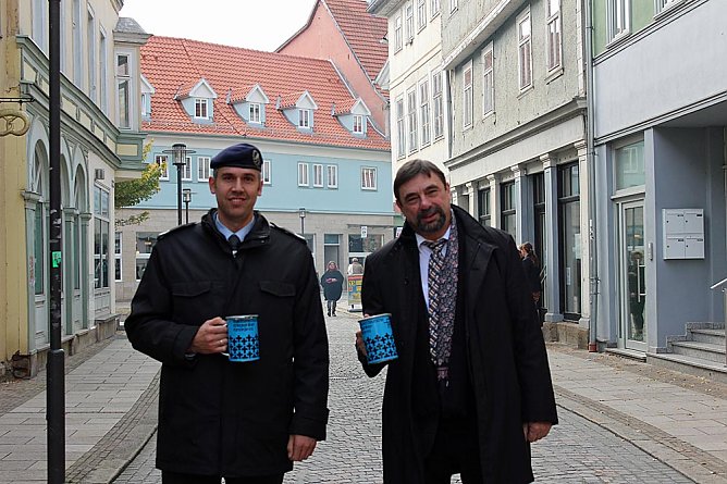 Wieder zur Sammlung unterwegs (Foto: Karl-Heinz Herrmann) Wieder zur Sammlung unterwegs (Foto: Karl-Heinz Herrmann)