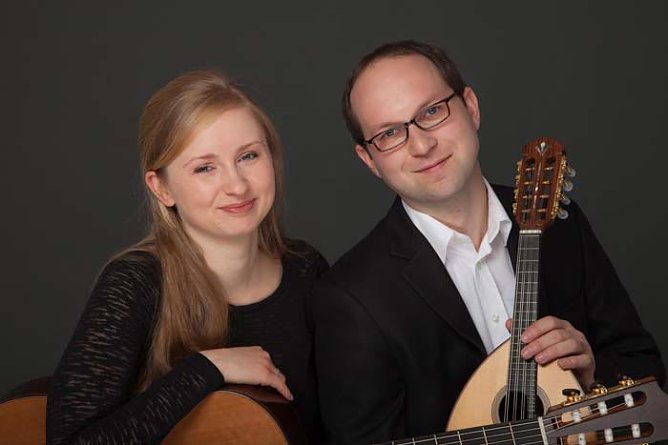 Mandoline und Gitarre bei Noten mit Dip (Foto: Landesmusikakademie)