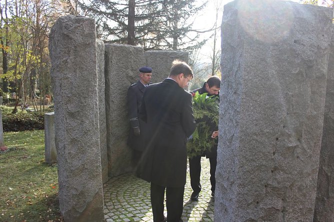 Der Opfer gedacht (Foto: Karl-Heinz Herrmann) Der Opfer gedacht (Foto: Karl-Heinz Herrmann)