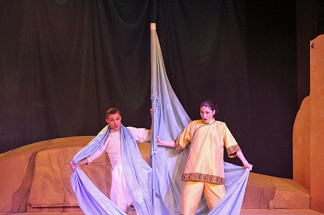 Aladin und die Wunderlampe in der Premiere (Foto: Karl-Heinz Herrmann) Aladin und die Wunderlampe in der Premiere (Foto: Karl-Heinz Herrmann)