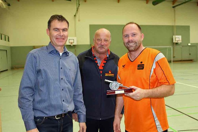 Titelverteidiger klar erfolgreich (Foto: Karl-Heinz Herrmann) Titelverteidiger klar erfolgreich (Foto: Karl-Heinz Herrmann)