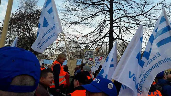 EVG fordert Tariferhöhung (Foto: Eisenbahn- und Verkehrsgewerkschaft) EVG fordert Tariferhöhung (Foto: Eisenbahn- und Verkehrsgewerkschaft)