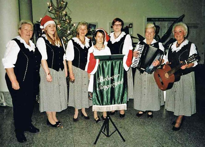 Beste Advents- und Weihnachtsgrüße der Bebraer Singvögel (Foto: Privat) Beste Advents- und Weihnachtsgrüße der Bebraer Singvögel (Foto: Privat)
