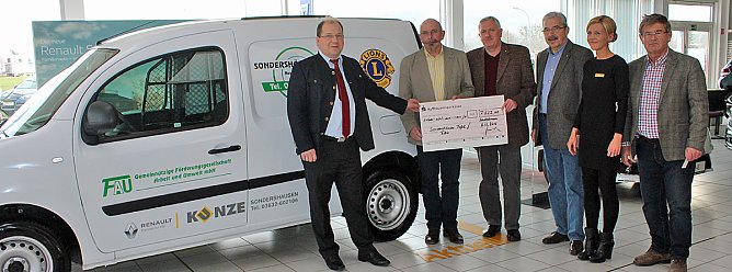 Hilfe für Hilfe (Foto: Karl-Heinz Herrmann) Hilfe für Hilfe (Foto: Karl-Heinz Herrmann)