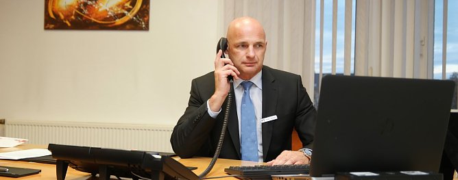 Peter Herbst an seinem Arbeitsplatz (Foto: nnz)